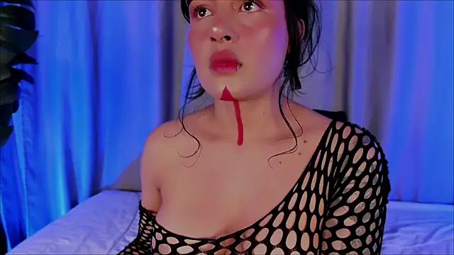 EviePhoenix online show from May 19, 2026, 9:43 pm