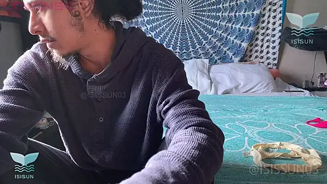 Snapshot of isissun03 chatting on November 10, 2025, 12:37 pm isissun03 online show from November 10, 2025, 12:37 pm