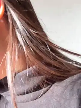 Snapshot of Sweet-Angel999 chatting on December 16, 2024, 12:48 am Sweet-Angel999 online show from December 16, 2024, 12:48 am