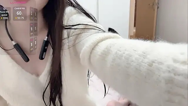 Snapshot of Sweet-Angel999 chatting on February 18, 2025, 1:55 pm Sweet-Angel999 online show from February 18, 2025, 1:55 pm