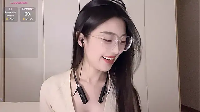 Snapshot of Sweet-Angel999 chatting on March 19, 2025, 12:56 pm Sweet-Angel999 online show from March 19, 2025, 12:56 pm