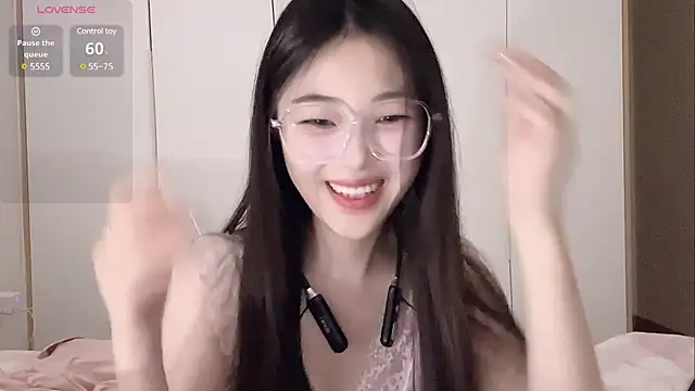 Snapshot of Sweet-Angel999 chatting on March 21, 2025, 6:29 pm Sweet-Angel999 online show from March 21, 2025, 6:29 pm