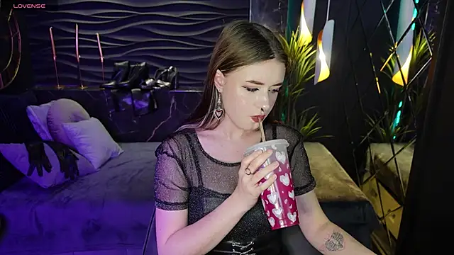 Snapshot of Lily_Moonlight chatting on January 15, 2025, 2:02 pm Lily Moonlight online show from January 15, 2025, 2:02 pm