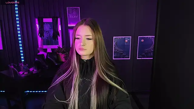 Snapshot of Lily_Moonlight chatting on February 10, 2025, 1:55 pm Lily Moonlight online show from February 10, 2025, 1:55 pm