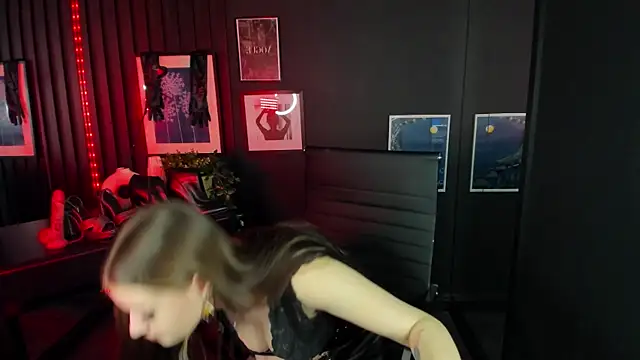 Snapshot of Lily_Moonlight chatting on March 22, 2025, 12:57 pm Lily Moonlight online show from March 22, 2025, 12:57 pm