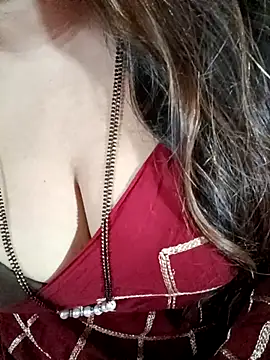 Snapshot of Beautyy38 chatting on October 16, 2025, 2:45 am Beautyy38 online show from October 16, 2025, 2:45 am