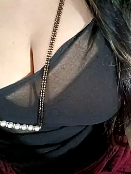 Snapshot of Beautyy38 chatting on October 20, 2025, 3:18 am Beautyy38 online show from October 20, 2025, 3:18 am