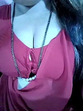 Snapshot of Beautyy38 chatting on October 28, 2025, 3:21 am Beautyy38 online show from October 28, 2025, 3:21 am