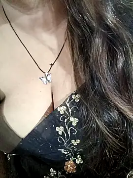 Snapshot of Beautyy38 chatting on November 8, 2025, 3:29 am Beautyy38 online show from November 8, 2025, 3:29 am