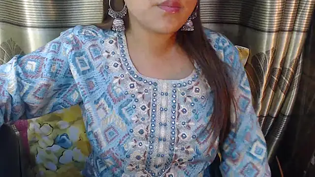 queen angelina online show from January 15, 2026, 6:11 pm