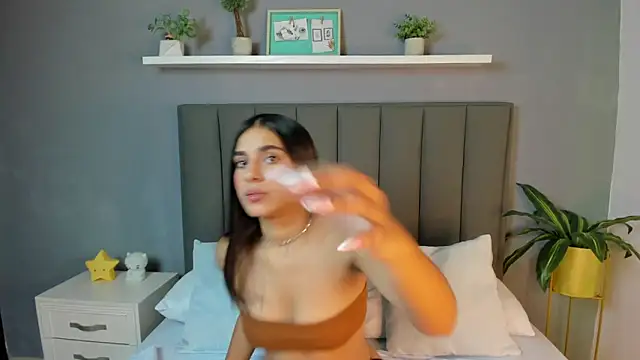 dalila30x online show from December 27, 2024, 7:35 pm