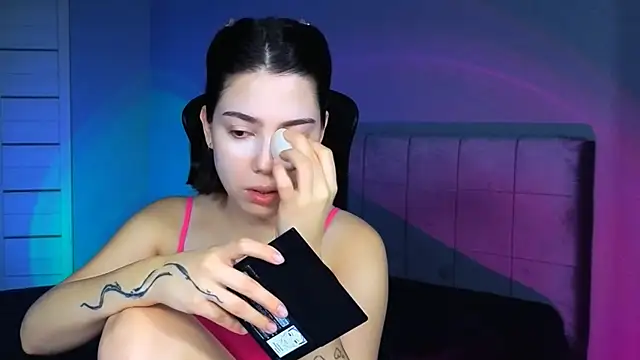 Stacy Gonzales  online show from December 4, 2025, 8:56 am