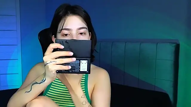 Stacy Gonzales  online show from December 16, 2025, 8:52 am