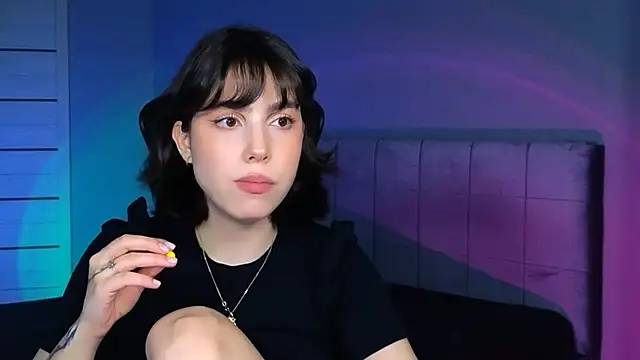 Stacy Gonzales  online show from December 22, 2025, 11:51 am