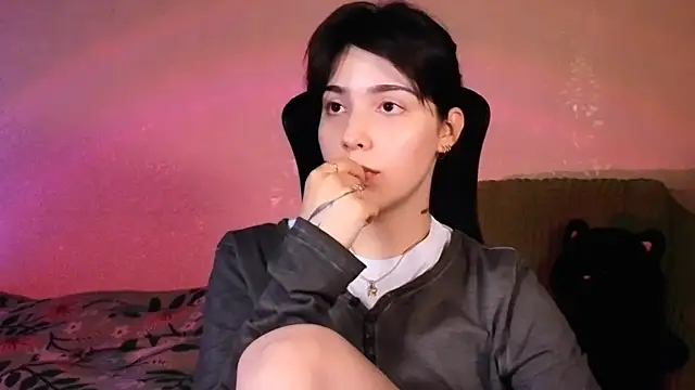 Stacy Gonzales  online show from June 1, 2026, 12:29 pm