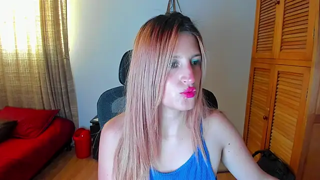 GiaRoussel online show from August 3, 2026, 3:27 pm