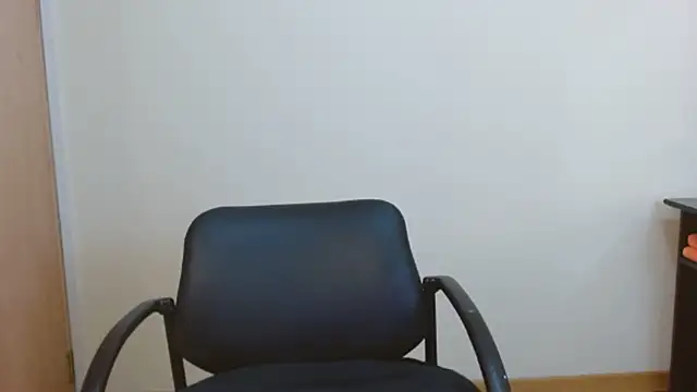 Snapshot of JessicaRabbit04 chatting on March 10, 2025, 7:10 am JessicaRabbit04 online show from March 10, 2025, 7:10 am