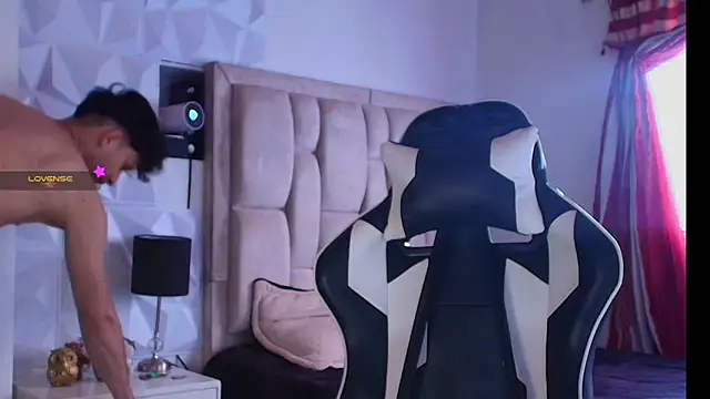 Snapshot of santyago_taylor chatting on January 11, 2025, 2:15 pm santyago taylor online show from January 11, 2025, 2:15 pm