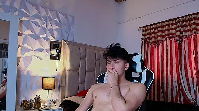 Snapshot of santyago_taylor chatting on February 12, 2025, 7:45 pm santyago taylor online show from February 12, 2025, 7:45 pm