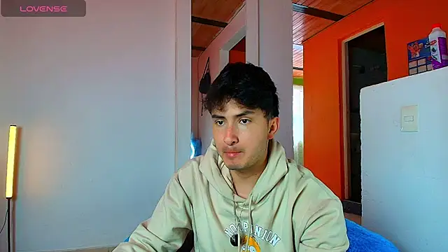 Snapshot of santyago_taylor chatting on January 12, 2026, 6:35 pm santyago taylor online show from January 12, 2026, 6:35 pm