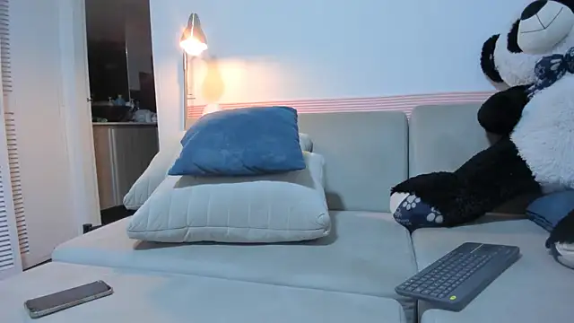 Snapshot of kitty_miaa chatting on February 6, 2026, 4:28 am kitty miaa online show from February 6, 2026, 4:28 am