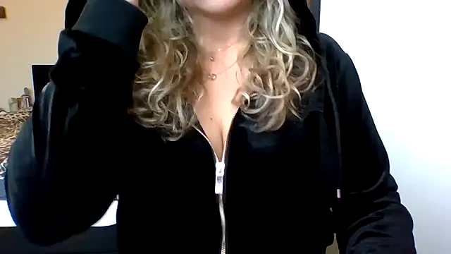 JenniLowen online show from January 17, 2025, 9:06 am