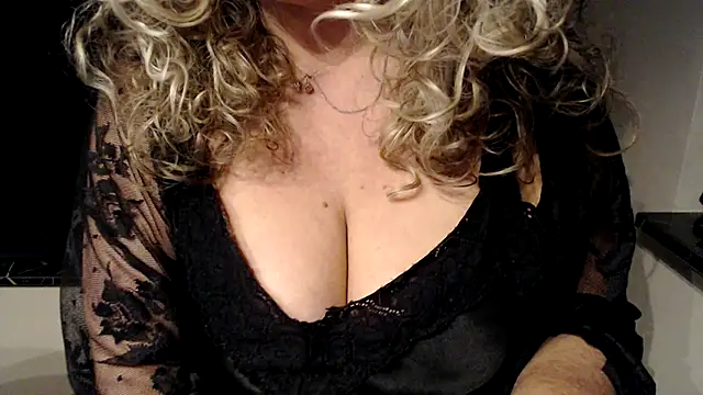 JenniLowen online show from February 25, 2025, 5:08 am