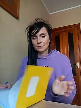 Francenia lolis online show from January 18, 2026, 10:52 am