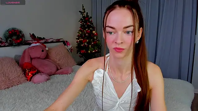 Snapshot of Undertheskin chatting on December 27, 2024, 8:02 am Undertheskin online show from December 27, 2024, 8:02 am