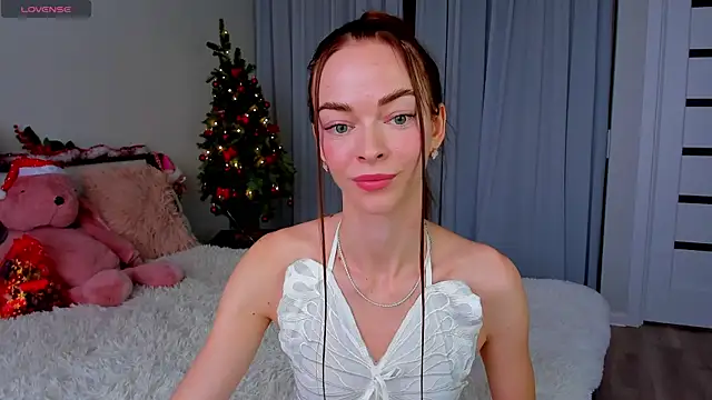 Snapshot of Undertheskin chatting on December 27, 2024, 11:06 am Undertheskin online show from December 27, 2024, 11:06 am