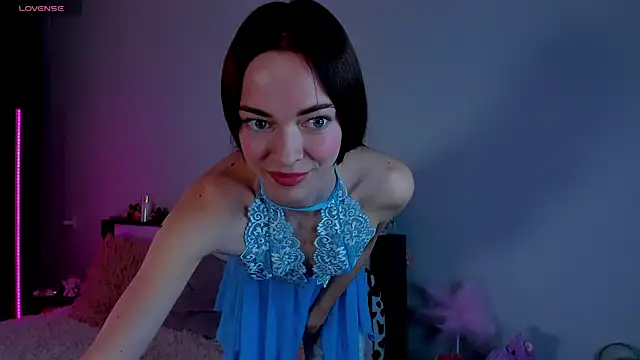 Snapshot of Undertheskin chatting on March 22, 2025, 4:04 pm Undertheskin online show from March 22, 2025, 4:04 pm