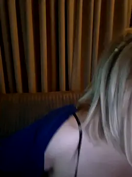 Snapshot of cansuozell chatting on May 24, 2026, 6:35 pm cansuozell online show from May 24, 2026, 6:35 pm