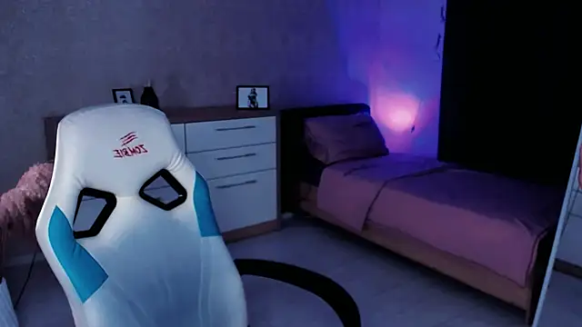 Snapshot of Rose_Sweetiee chatting on September 10, 2025, 9:37 pm Rose Sweetiee online show from September 10, 2025, 9:37 pm