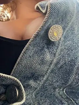 dulce celeste15 online show from March 5, 2025, 7:27 pm