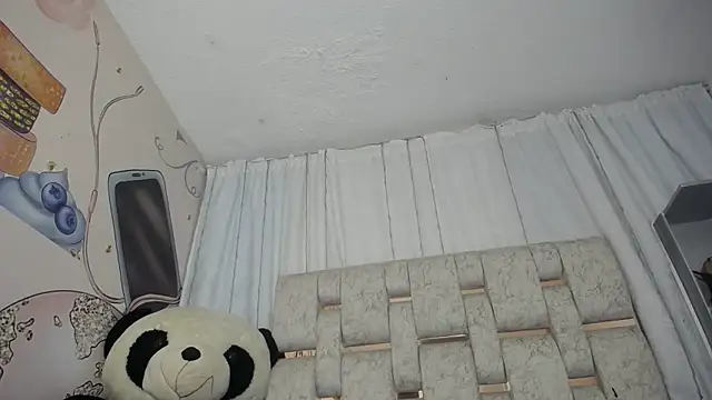 KOURTNEY-- online show from September 29, 2025, 1:44 am