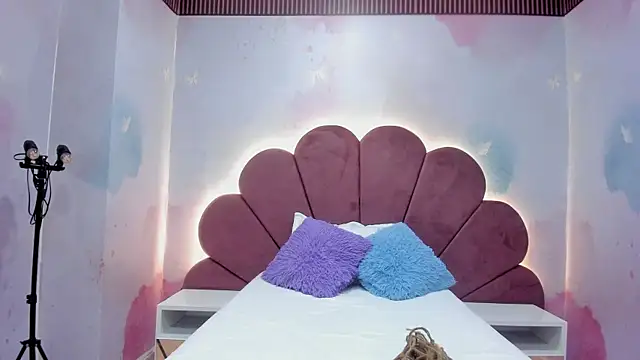 Snapshot of Carohorny4u chatting on November 26, 2025, 11:44 am Carohorny4u online show from November 26, 2025, 11:44 am