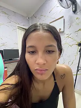 Snapshot of Carohorny4u chatting on December 17, 2025, 11:27 am Carohorny4u online show from December 17, 2025, 11:27 am