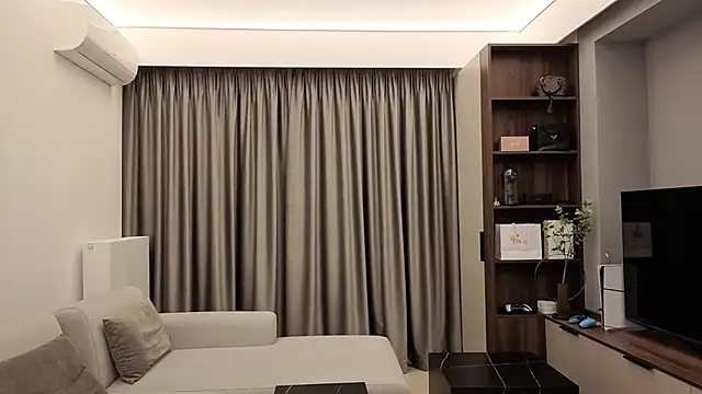 IrisNoire online show from February 24, 2026, 8:40 pm