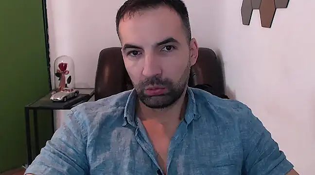 Snapshot of Leo_1617 chatting on December 5, 2024, 11:16 am Leo 1617 online show from December 5, 2024, 11:16 am