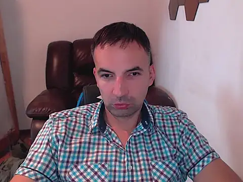 Snapshot of Leo_1617 chatting on September 9, 2025, 1:54 pm Leo 1617 online show from September 9, 2025, 1:54 pm