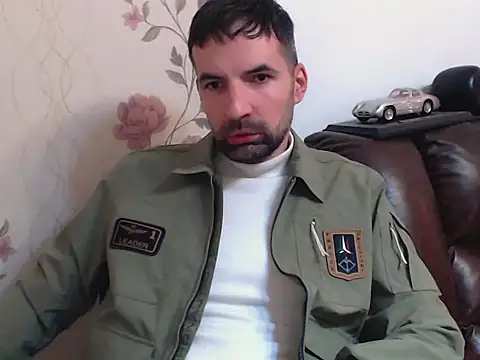 Snapshot of Leo_1617 chatting on March 25, 2026, 6:25 pm Leo 1617 online show from March 25, 2026, 6:25 pm