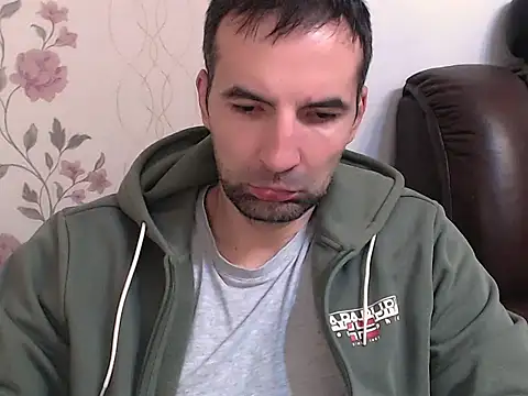 Snapshot of Leo_1617 chatting on May 1, 2026, 11:15 am Leo 1617 online show from May 1, 2026, 11:15 am