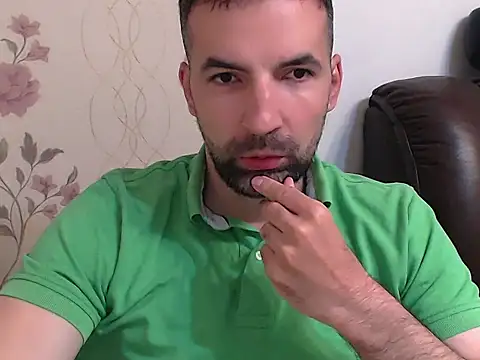 Snapshot of Leo_1617 chatting on May 9, 2026, 11:04 am Leo 1617 online show from May 9, 2026, 11:04 am