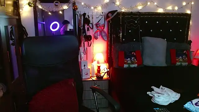 SamaraMartinez online show from December 19, 2025, 8:27 pm