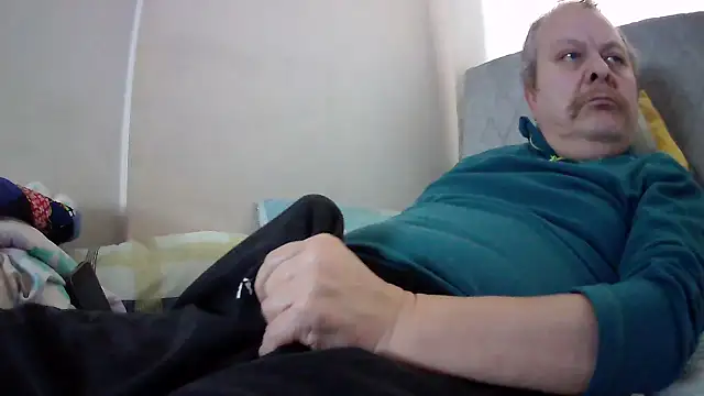 Snapshot of amylrmm1903 chatting on January 19, 2025, 1:33 pm amylrmm1903 online show from January 19, 2025, 1:33 pm