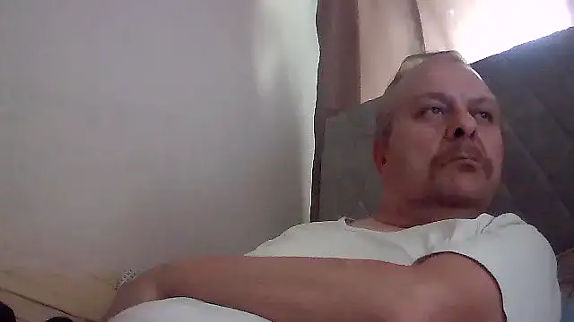 Snapshot of amylrmm1903 chatting on September 21, 2025, 12:40 pm amylrmm1903 online show from September 21, 2025, 12:40 pm