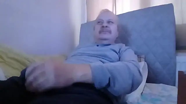 Snapshot of amylrmm1903 chatting on November 16, 2025, 12:11 pm amylrmm1903 online show from November 16, 2025, 12:11 pm