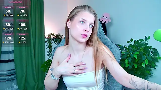 CuteMousee online show from December 20, 2025, 9:49 am