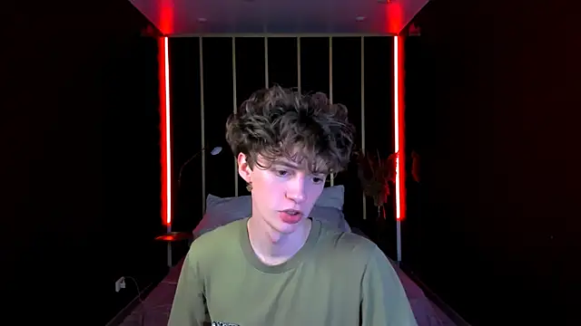 LukeSweet online show from June 25, 2026, 2:54 pm
