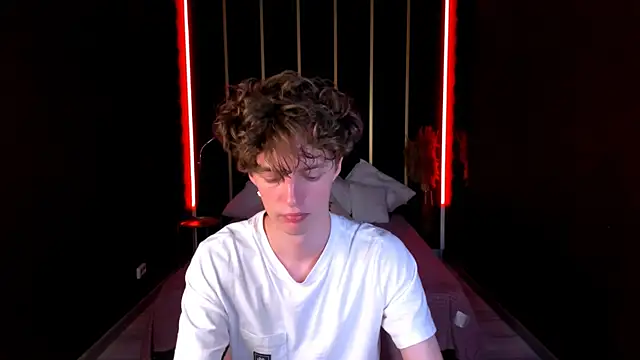 LukeSweet online show from June 30, 2026, 1:12 pm